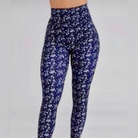 Buffbunny - Sugar Rush Collection Rosa Pocket Legging - Picture 4 of 10